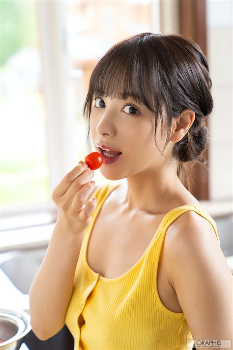 wallpaper japanese women asian gravure graphis natural boobs