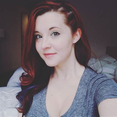 aureylian sexy cleavage pictures 22 pics sexy youtubers