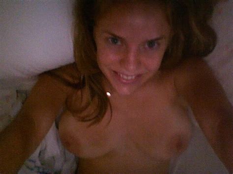 [boo] movie actress kelli garner nude selfie fappening sauce