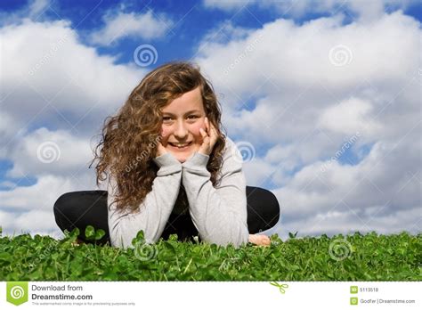 gelukkige glimlachende tiener stock foto afbeelding