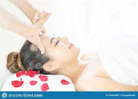 facial massage spa massage relaxing facial massage at spa salon