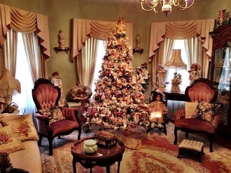 christmas decorations   parlor  ivycrest inn bed  breakfast victorian style decor