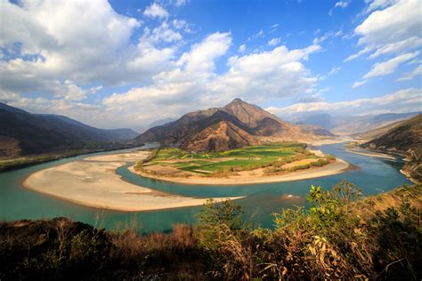 bend   yangtze river colorful yunnan