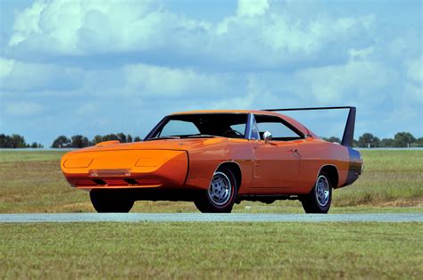 dodge charger daytona  obzor komplektatsii  tseny tekhnicheskie