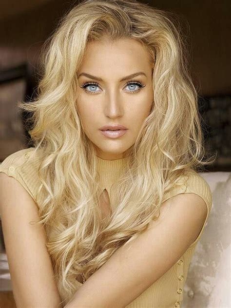 Beautiful Blonde Hair Goddess She Is Platnum Blonde Pinterest
