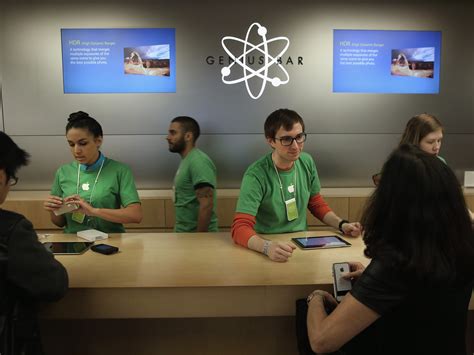 set   apple genius bar appointment  reserve  time  receive  person tech support