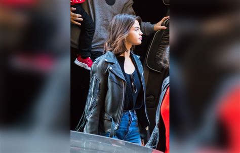 selena gomez visits ex justin bieber s church after nude