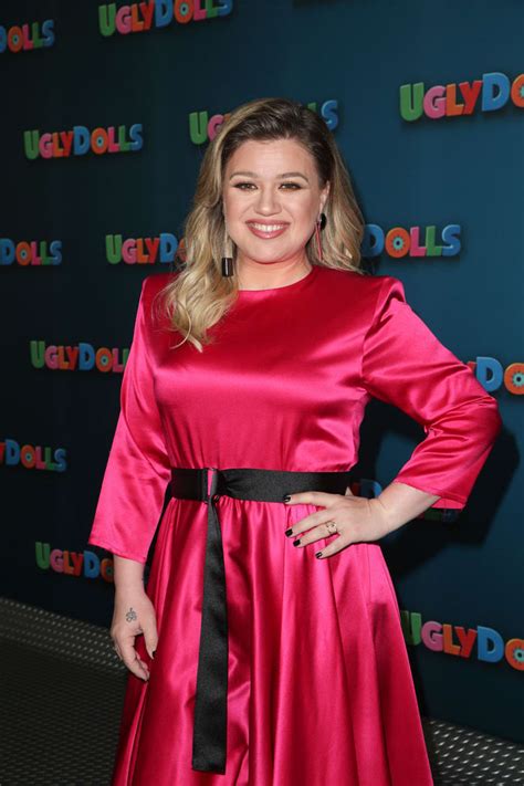 Watch Kelly Clarkson Grills Seth Rogen Over Famous Line In The 40 Year