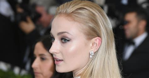 Sophie Turner S Blonde Hair Has Nothing To Do With Game