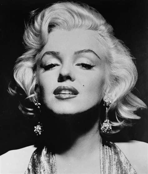 marilyn monroe biography success story of film actress and model