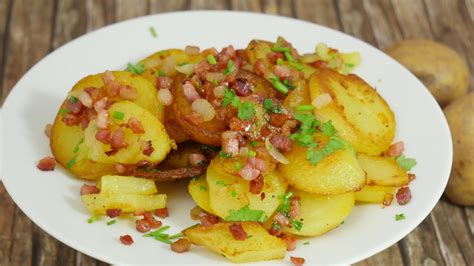 rezept knusprige bratkartoffeln aus gekochten kartoffeln mit speck