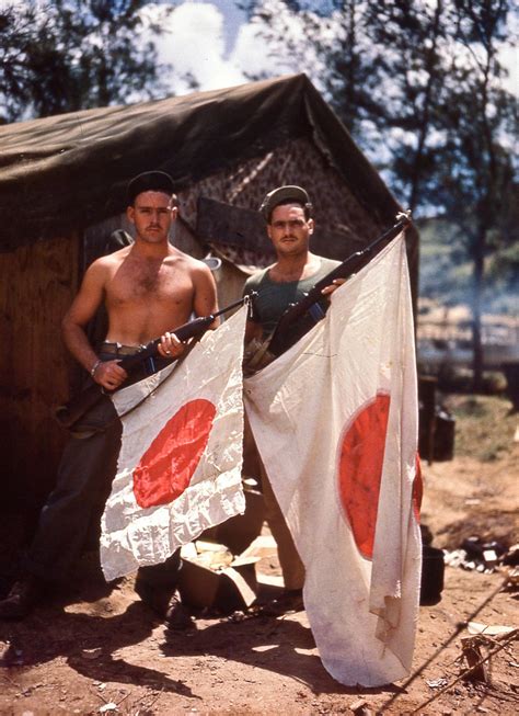 captured japanese flag historia universal wwii   marines