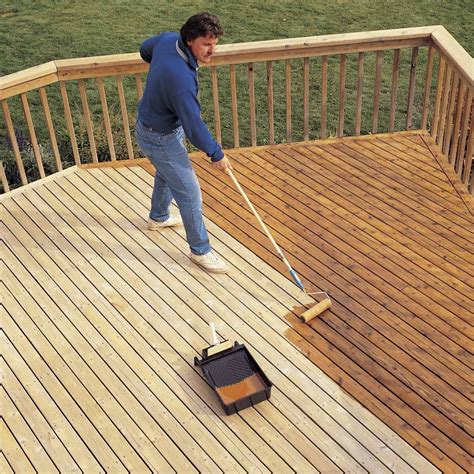 apply deck stain
