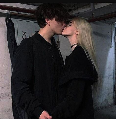 𝚗𝚒𝚑𝚒𝚕 Grunge Couple Couples Couple Goals