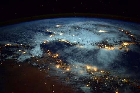 earths lights glow  night picture breathtaking views  earth   abc news