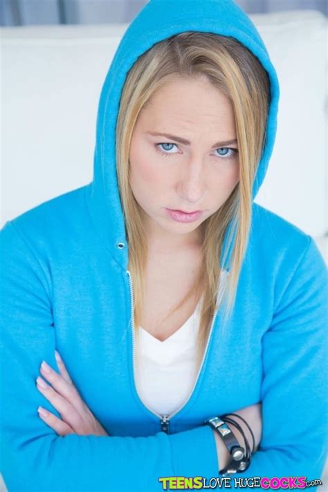 blue eyed blonde needs money for scholarship photos carter cruise