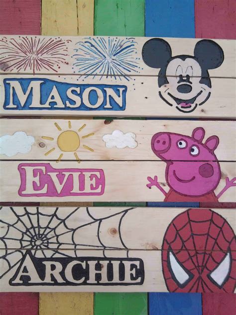 personalised bedroom sign  pallets