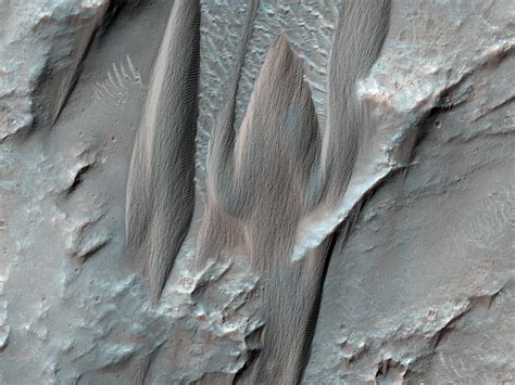 areology linear dunes  sand sheets  herschel crater