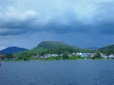 hydaburg ak pulling  hydaburg photo picture image