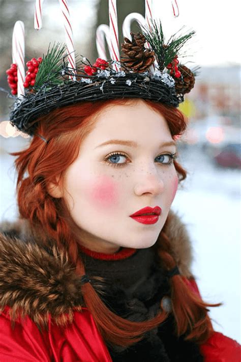 25 Pretty Christmas Makeup Ideas To Make You Look Hot Christmas