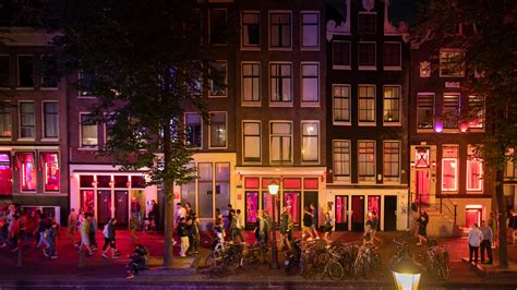 Amsterdam’s Plea To Tourists Visit But Please Behave Yourselves The