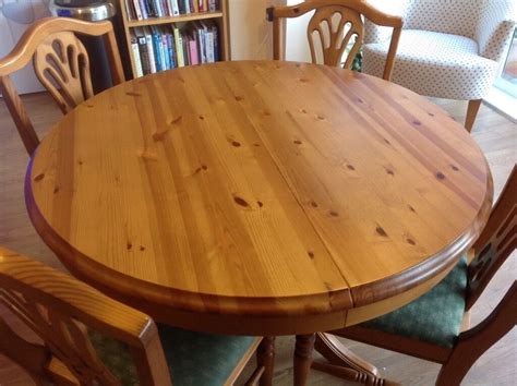 solid pine extending dining table   chairs  taunton somerset
