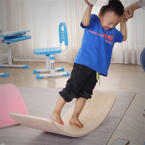 hot selling kids wooden wobble balance board wooden balance rocker