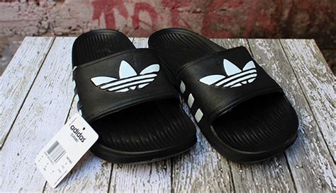 jual sandal adidas duramo  kembang hitam  lapak toko uda sayang tokorabeel