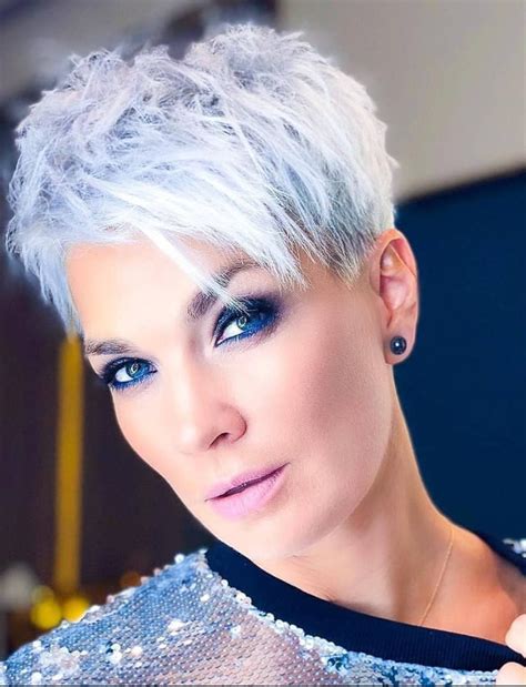 42 Trendy Short Pixie Haircut For Stylish Woman Page 33