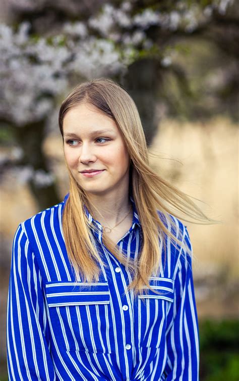 jarige prinses eleonore  het evenbeeld van haar moeder garderobe royale