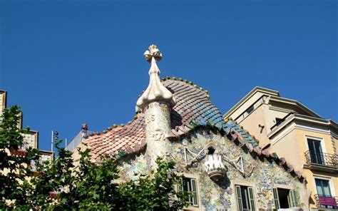 gaudi house barcelona house styles gaudi mansions