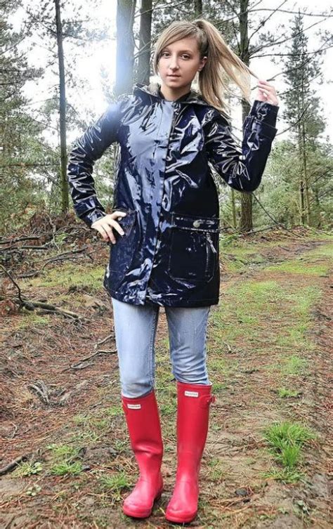 woman wearing red hunter boots wellies rain boots red hunter boots wellies boots