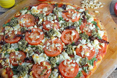 tomato  pesto pizza savory experiments