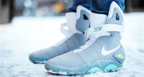 nike air mag trainers      outsons