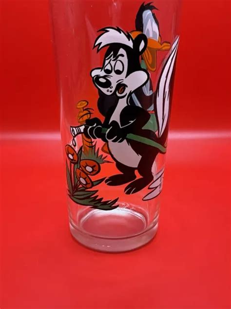 Vintage 1976 Daffy Duck And Pepe Pepsi Collector Glass Looney Tunes