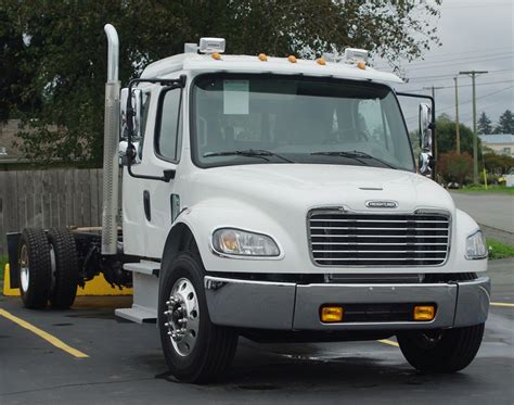 freightliner   extended cab single axle bailey western star