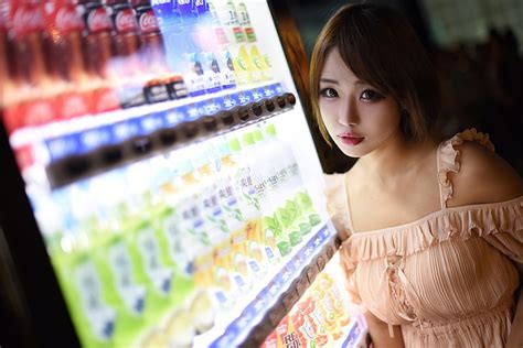 無料ダウンロード 女性 モデル 日本人 ブルネット ポートレート 見る人 自動販売機 アジア人 日本 短い髪 hd