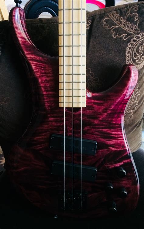 3 string p bass what s the story