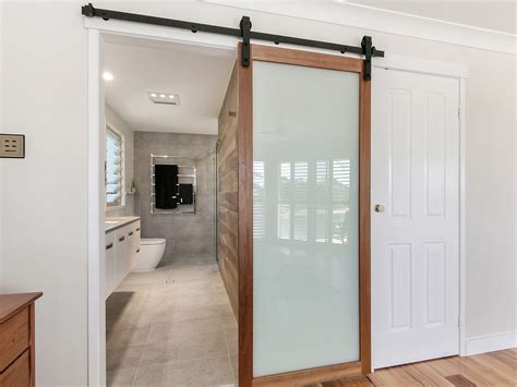 awesome ways  incorporate barn doors   interior symcorp