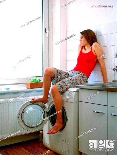 why do girls sit on dryers and does it actually work