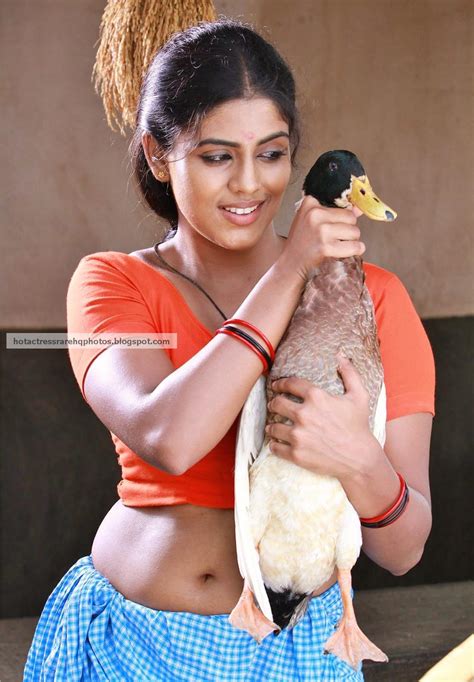 hot indian actress rare hq photos tamil actress iniya deep navel show in lungi blouse