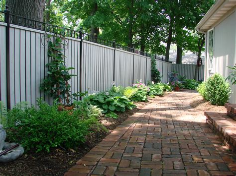 landscaping  fence  pavers         p