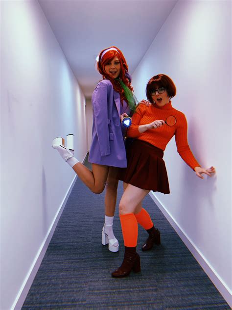 Daphne And Velma 🔎 Halloween Scoobydoo Daphne Velma Trendy