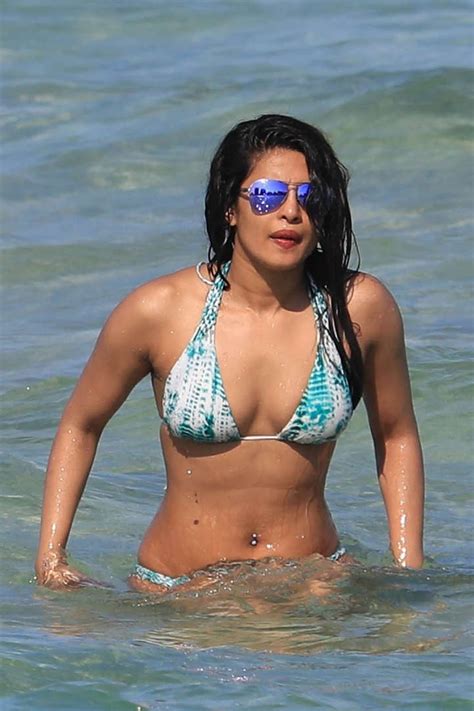Bharatbytes Priyanka Chopra In Bikini At A Pool In Miami