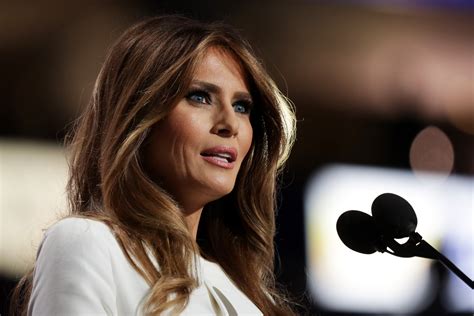 The New York Post Published Nude Photos Of Melania Trump And It S Slut