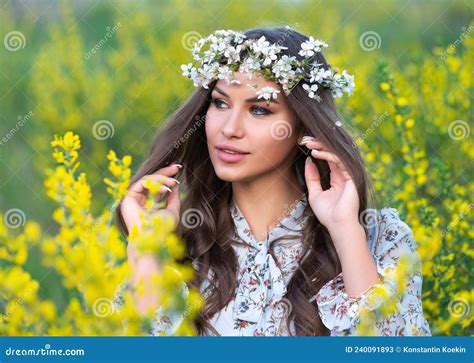 Natural Beauty Woman Face Outdoor Young Sensual Woman With Wreath In