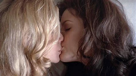 angelina jolie lesbian kiss with elizabeth mitchell — sexy scene in gia movie scandal planet