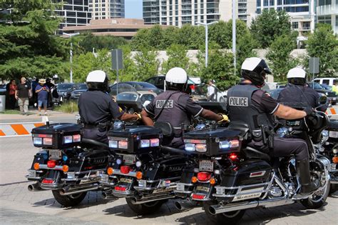 study white dallas police officers dont  force disproportionately