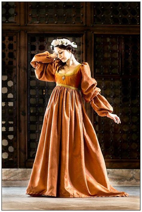 slikovni rezultat za renaissance clothing renaissance mode italian renaissance dress costume