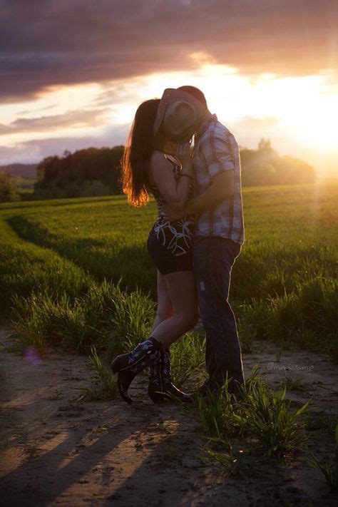 Romantic Kiss Engagement Photoshoot Country Couples Engagement Pictures